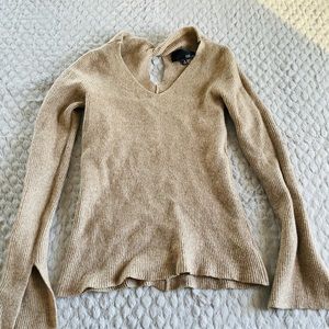 Fate by LFD light sweater size small